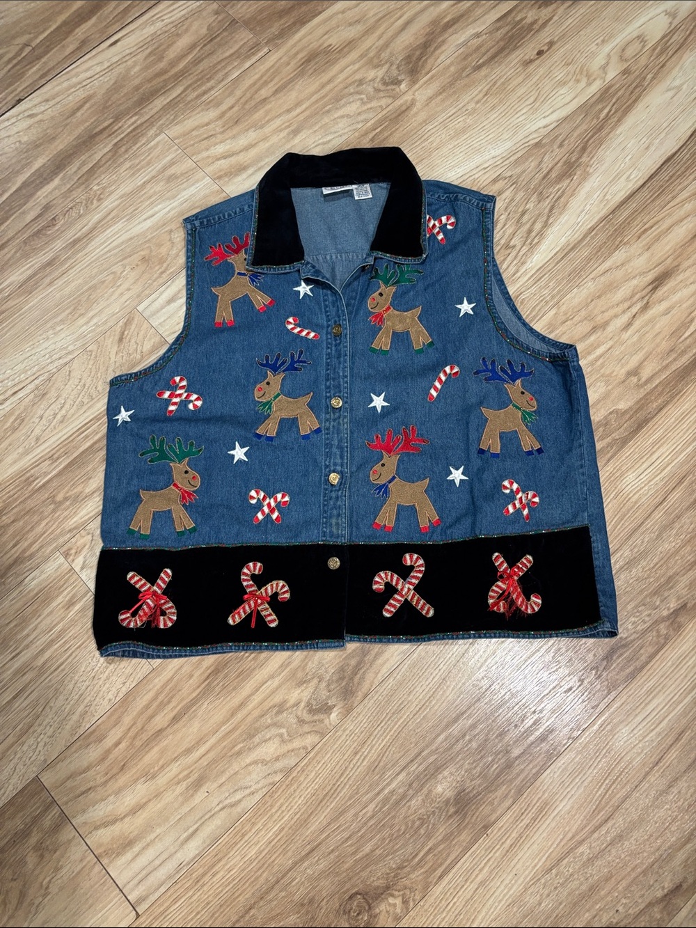 Carolina Blues Vintage Holiday Embroidered Denim Women’s Vest - Blue Size 18W